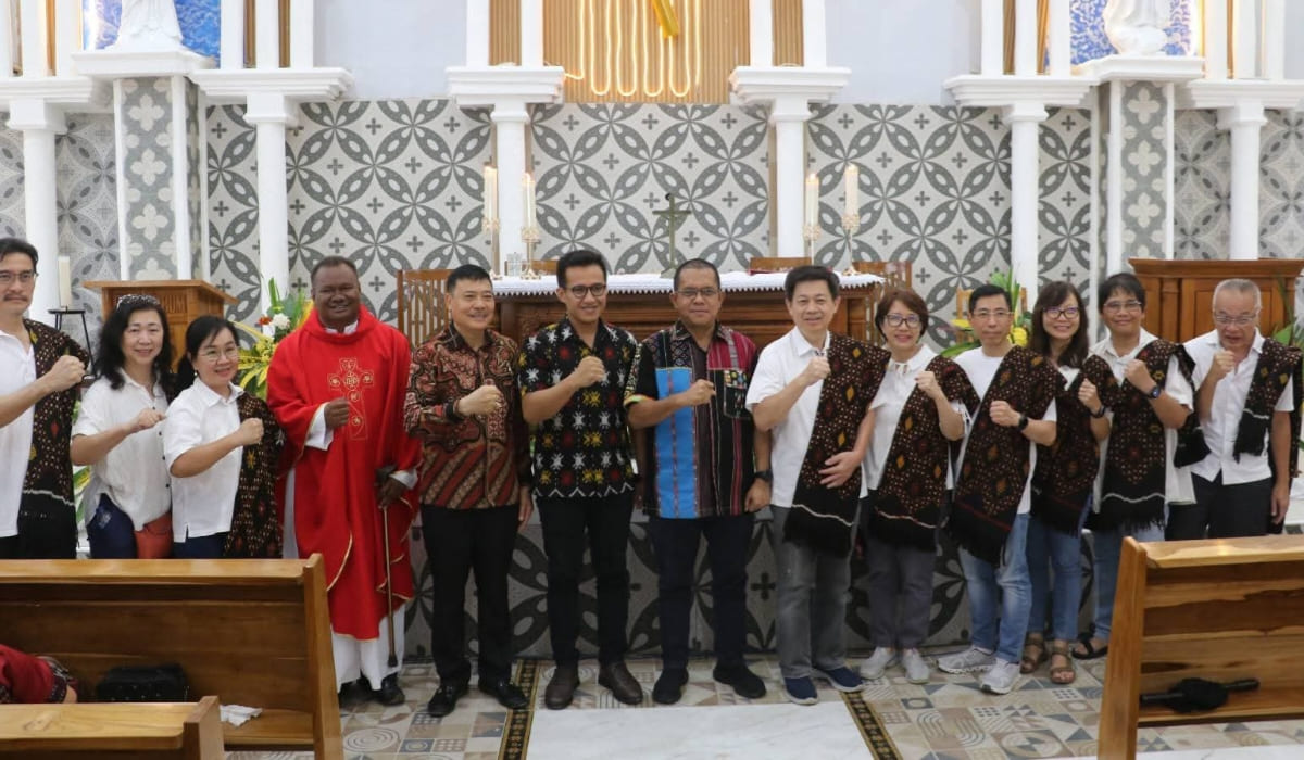 Gereja Baru Diresmikan, Gubernur Melki Dorong Paroki dan Stasi Jadi Sentra Ekonomi Umat