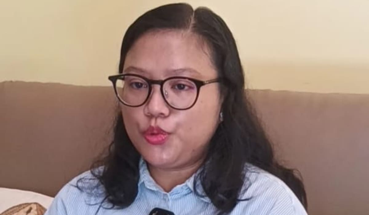 Staf Sekretariat Dinas Pendidikan dan Kebudayaan Kabupaten Sumba Barat Daya (SBD), Catherina Rambu Kapu Horo. (Likku Aba/Paul Ngongo)